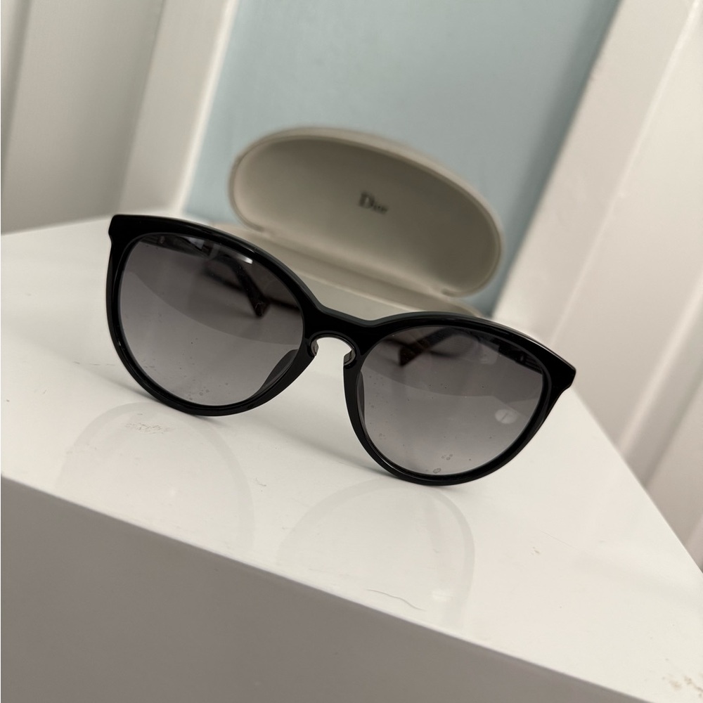 Dior Authentic Black Sunglasses - image 1
